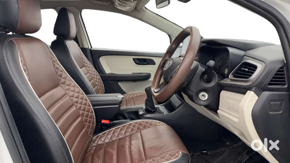 Tata Altroz 1.2 Xe, 2021, Petrol