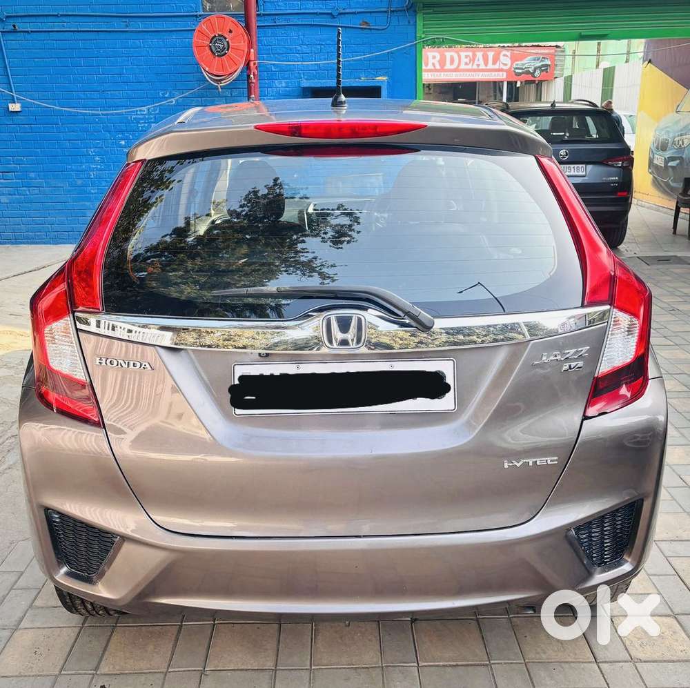 Honda Jazz V Mt Privilege, 2017, Petrol