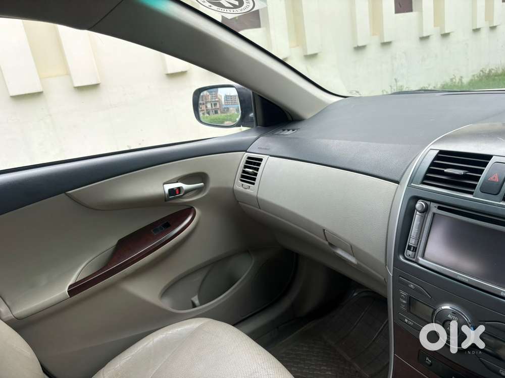 Toyota Corolla Altis 2013 Petrol Manual