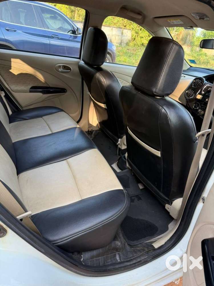 Toyota Etios Liva V Dual Tone, 2018, Petrol