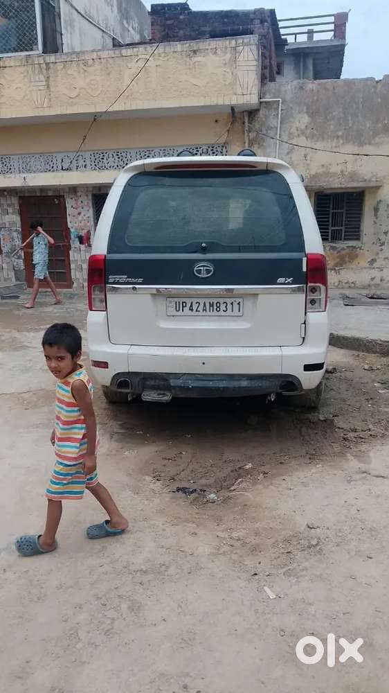 Tata Safari Storme 2017
