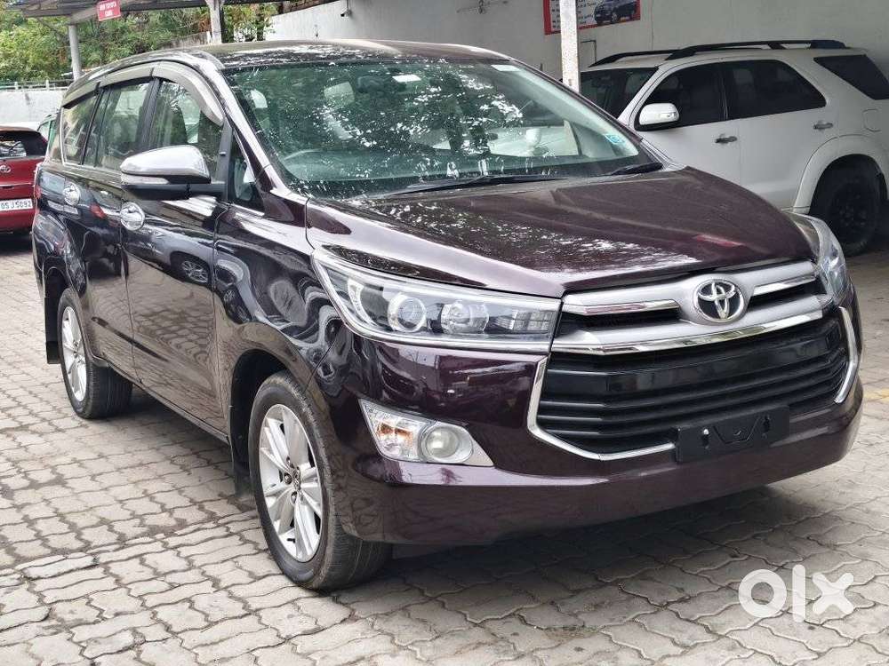 Toyota Innova Crysta 2.8z Automatic, 2016, Diesel