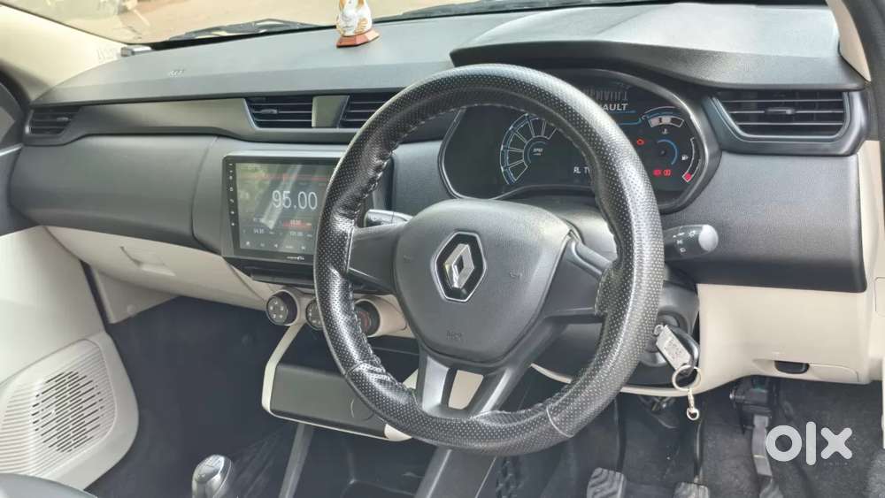 Renault Triber 1.0 Rxe, 2023, Petrol