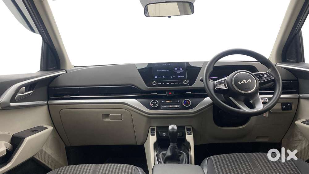 Kia Carens 1.4 Prestige 7 Str, 2023, Petrol