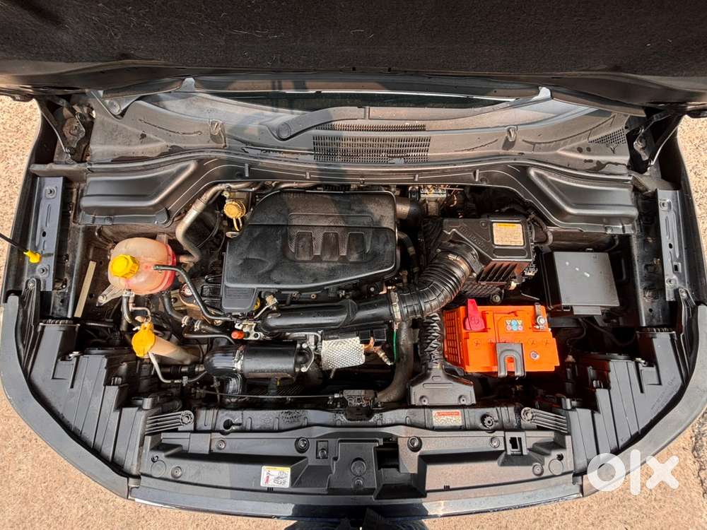 Mahindra Xuv300 2021 Petrol Well Maintained