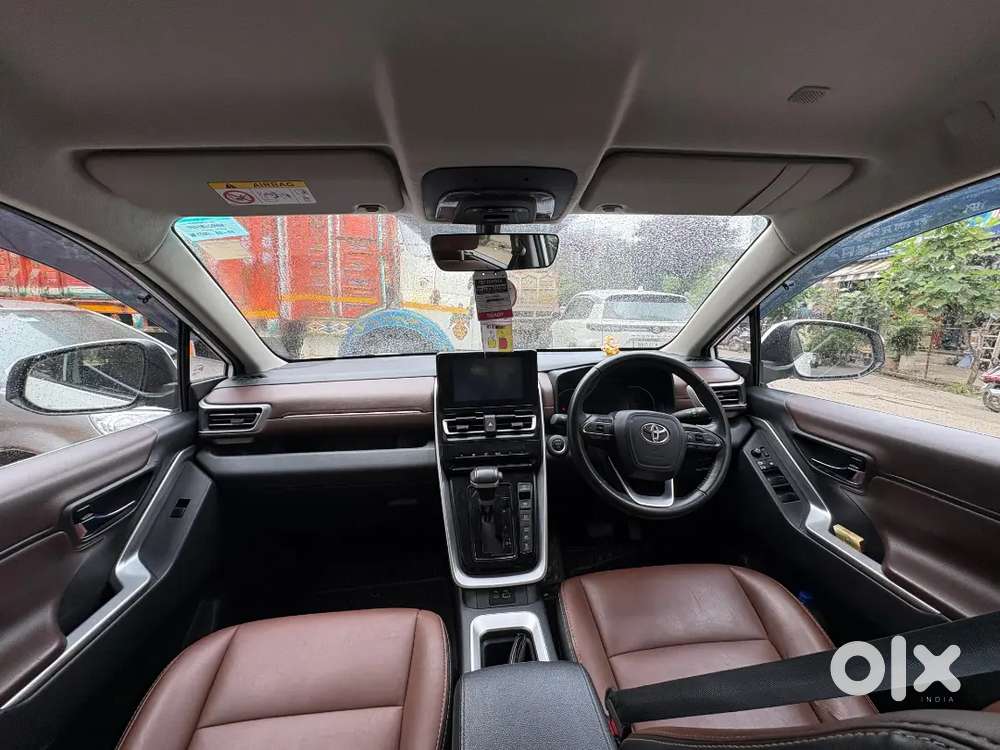 Toyota Innova Hycross 2023 Petrol 43000 Km Driven