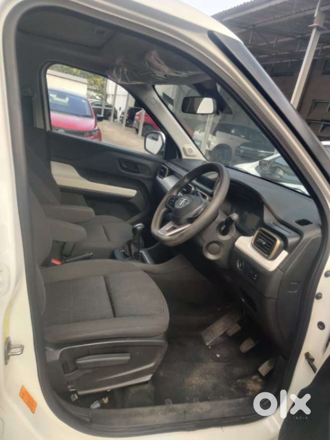 Tata Punch Accomplished Dazzle Sunroof Cng, 2023, Petrol