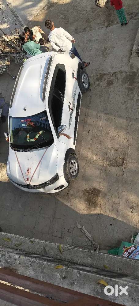 एवरेज 22 Km  गाड़ी कंडीसन मे है