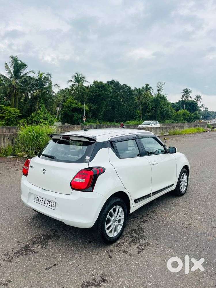 Maruti Suzuki Swift 1.3 Zxi, 2023, Petrol