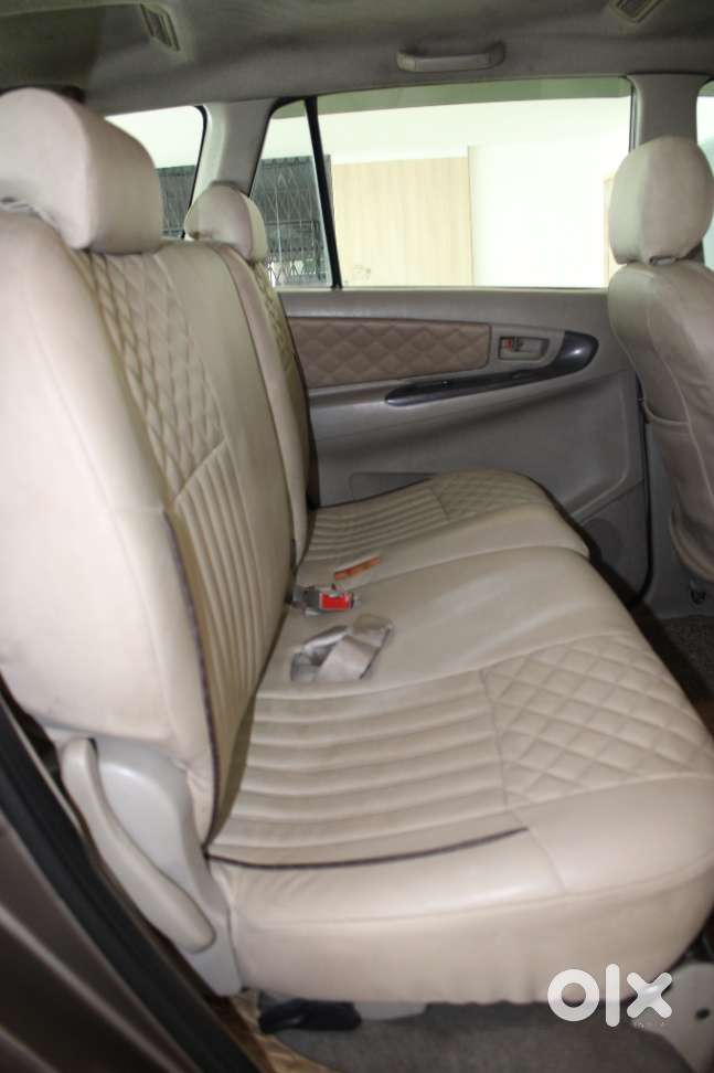 Toyota Innova 2.5 G (diesel) 8 Seater, 2014, Diesel