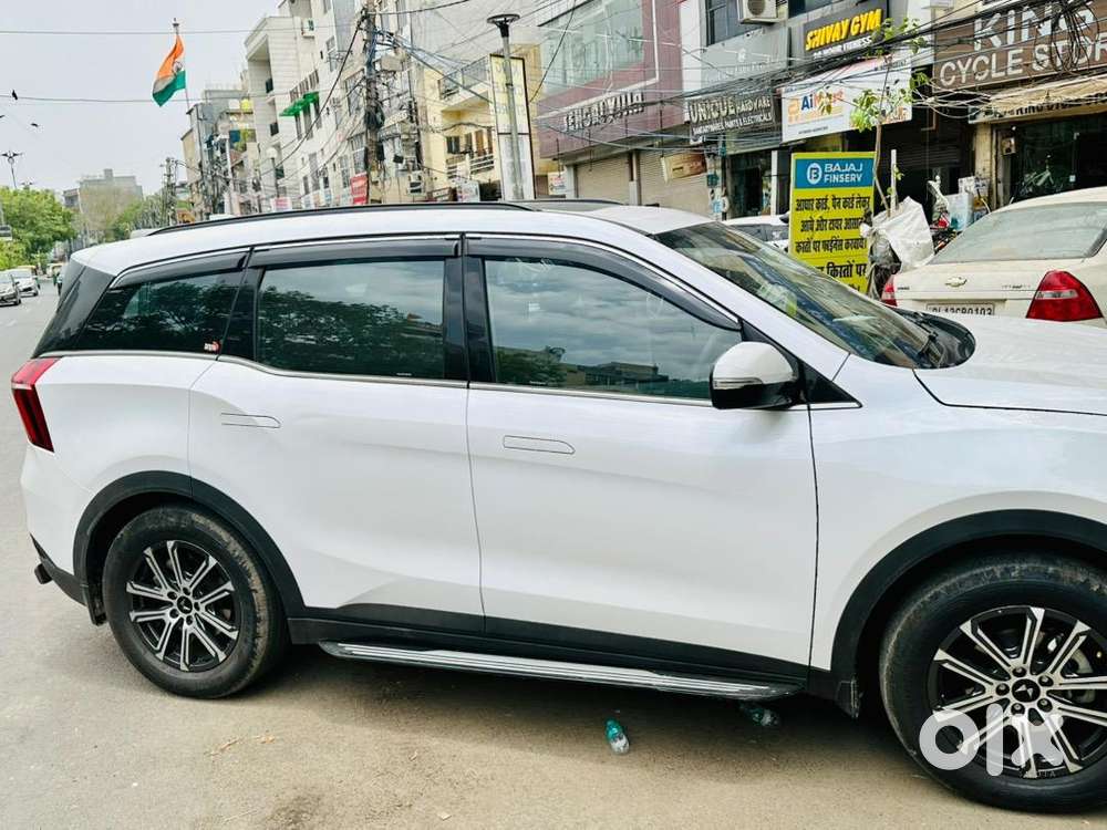 Mahindra Xuv700 Petrol 8000 Km Driven