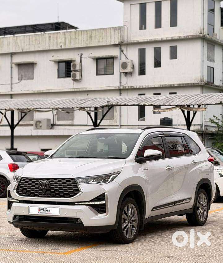 Toyota Innova Hycross 2.0 Zx (o) Hybrid 7 Str, 2023, Petrol