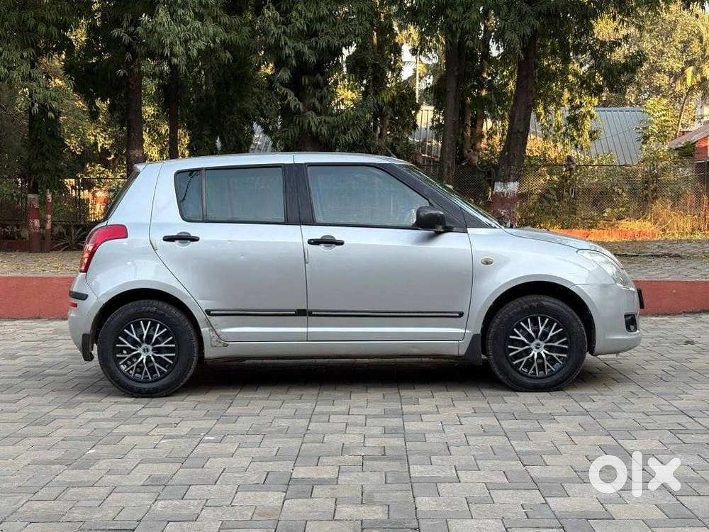 Maruti Suzuki Swift Vxi 1.2 Abs Bs-iv, 2009, Petrol