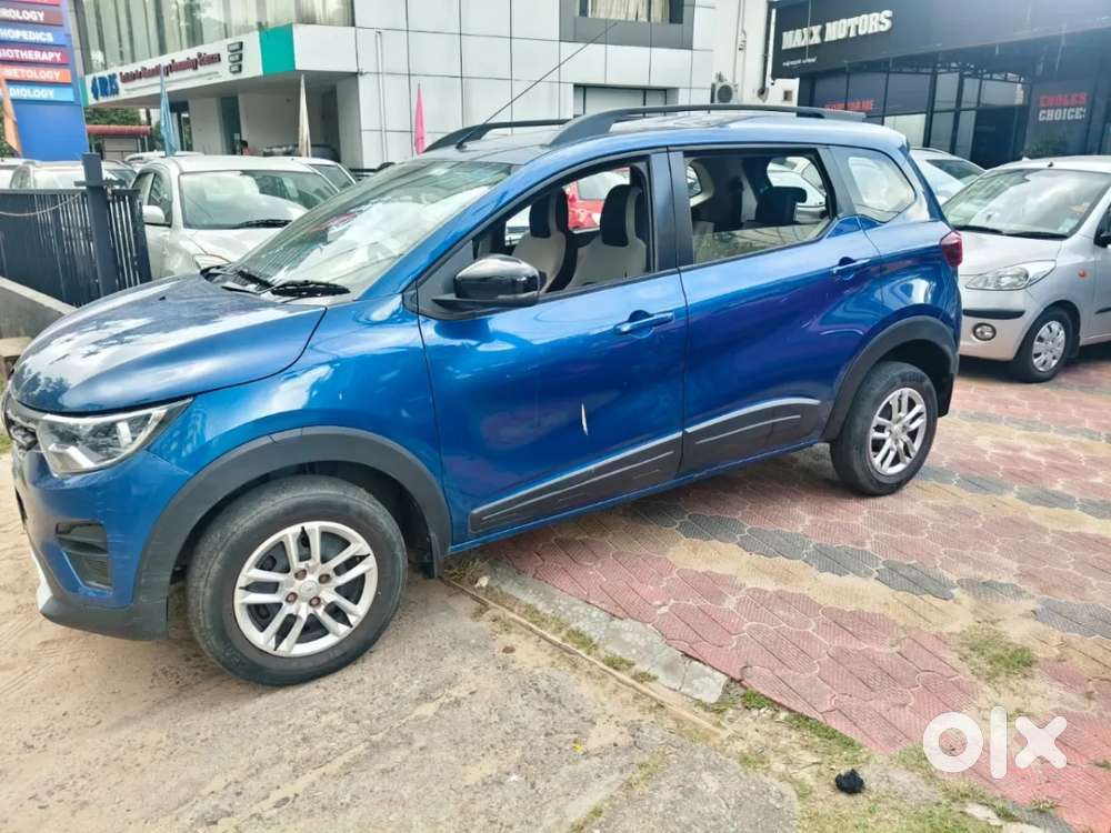 Renault Triber Rxt, 2022, Petrol