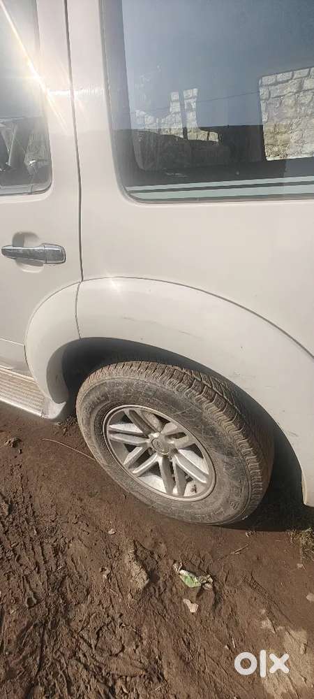 Ford Endeavour Diesel Automatic 2011