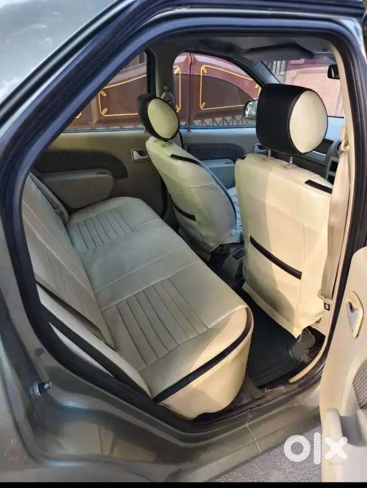 Mahindra Renault Logan 2010