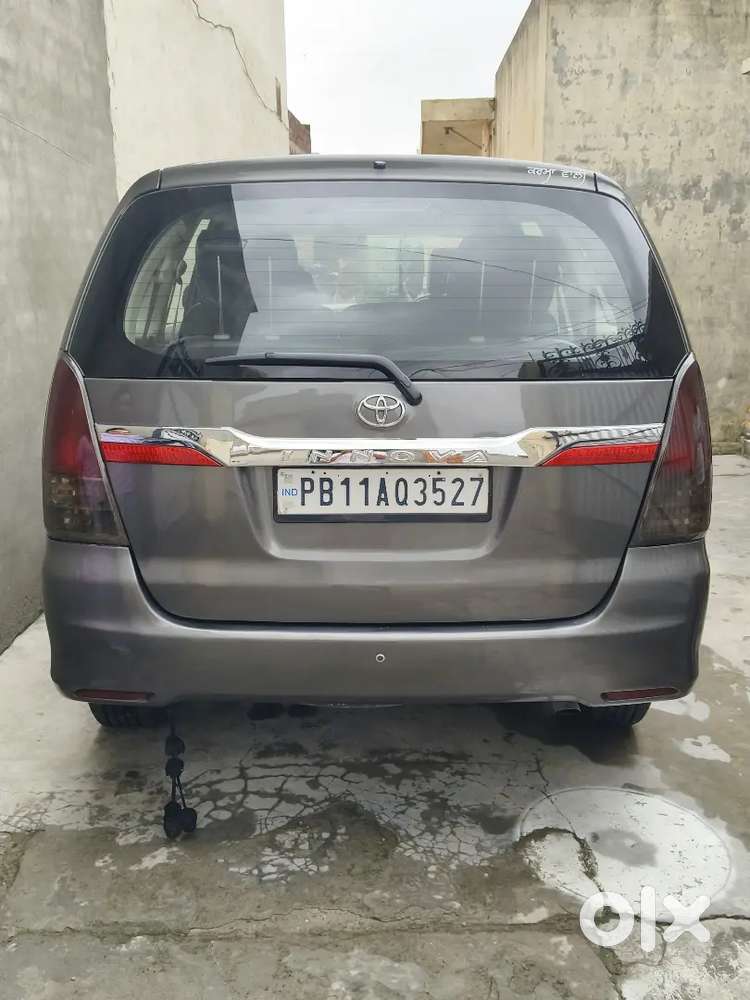 Toyota Innova 2.5 E 2010 Diesel Manual