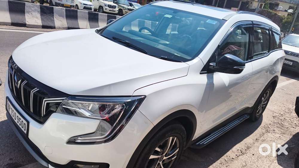 Mahindra Xuv700 2.0 Ax 5 Petrol Mt 7 Str, 2022, Petrol
