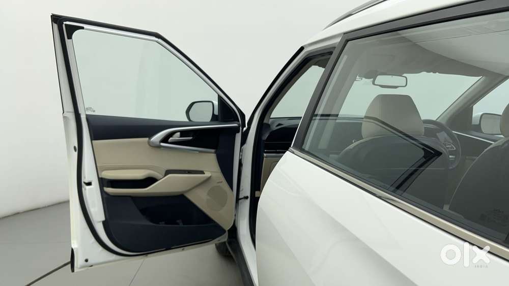 Kia Carens 1.4 Luxury Plus Dct 7 Str, 2022, Petrol