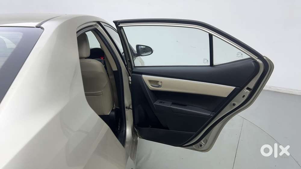 Toyota Corolla Altis 2013-2017 Vl At, 2015, Petrol