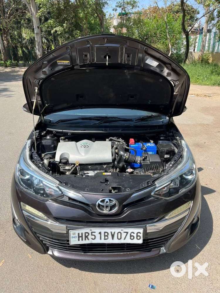 Toyota Yaris V Cvt, 2019, Petrol