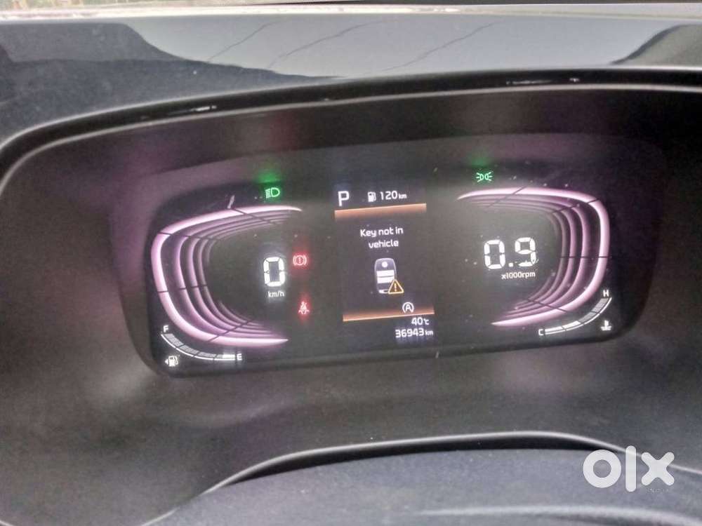 Kia Carens Luxury (o)1.5 Turbo Petrol Dct 7 Str, 2023, Petrol