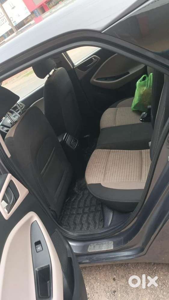 Hyundai I20 2018 Petrol 30000 Km Driven