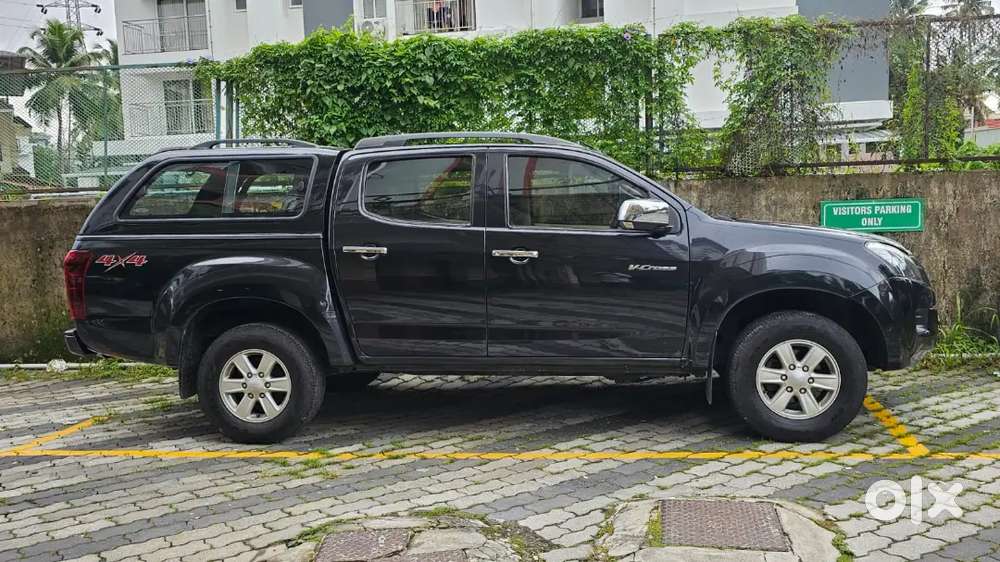 Isuzu V-cross 2016 Diesel Well Maintained