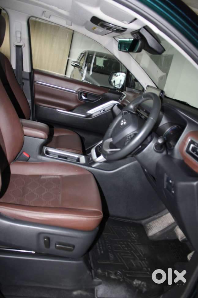 Toyota Innova Hycross 2.0 Zx Hybrid 7 Str, 2023, Petrol