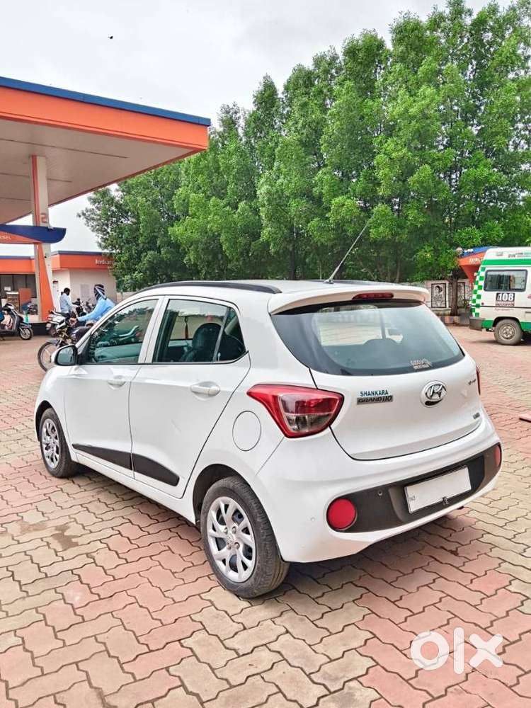 Hyundai Grand I10 Sportz(o) 1.2 Mt, 2019, Petrol