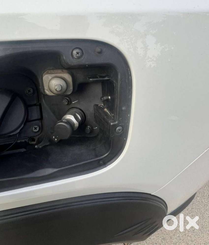 Maruti Suzuki Brezza 1.5 Vxi Cng, 2023, Cng & Hybrids