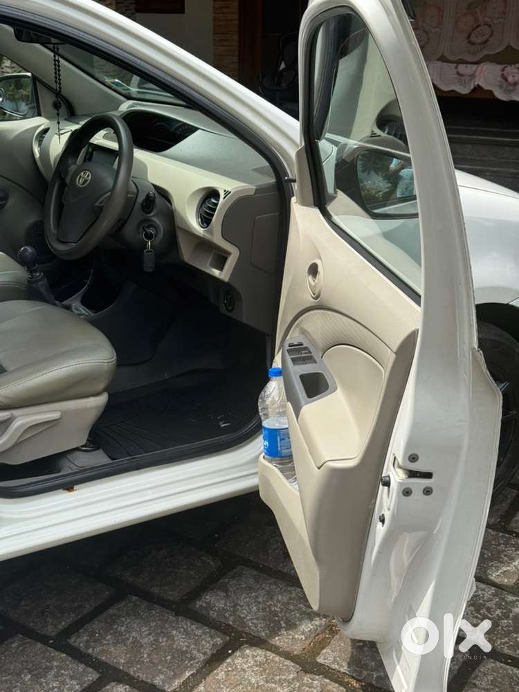 Toyota Etios Liva 2015
