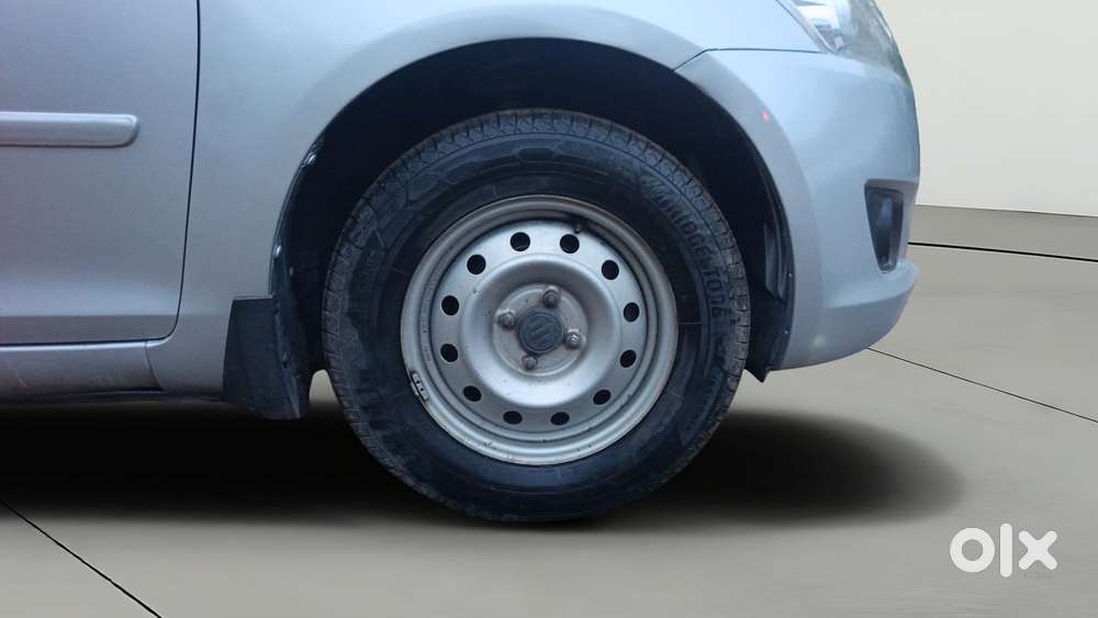 Maruti Suzuki Swift Lxi Bsiv, 2011, Petrol