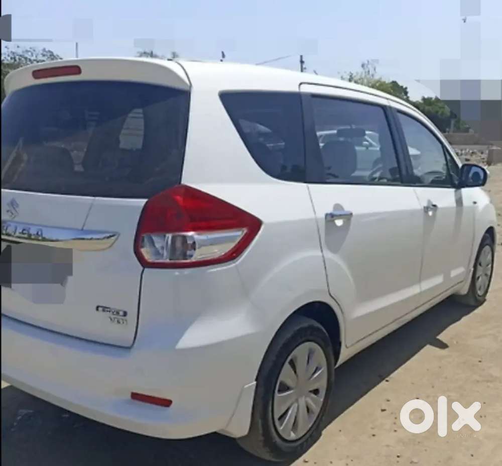 White Maruti Suzuki Ertiga 2016 Diesel 49500 Km Driven