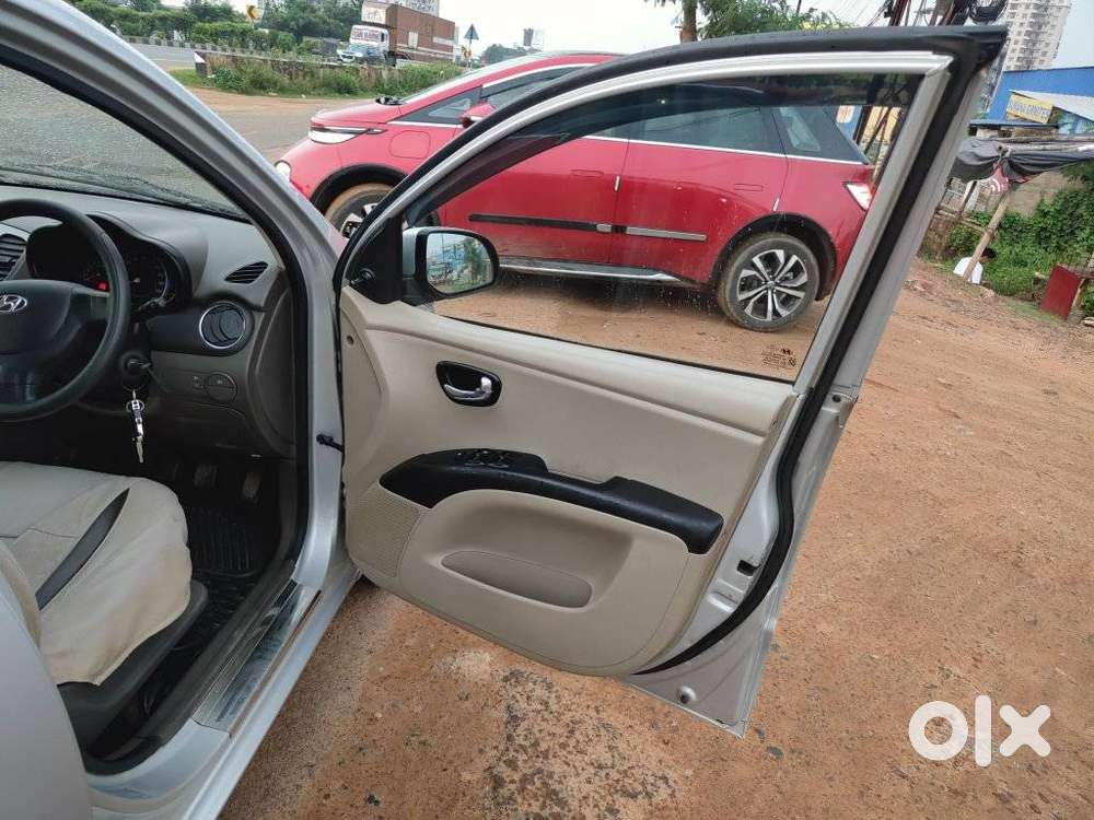 Hyundai I10 Sportz, 2016, Petrol
