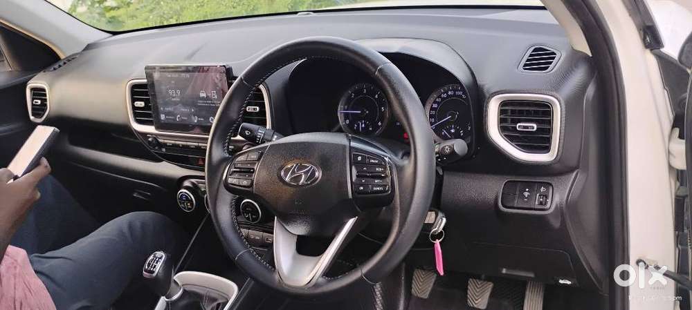 Hyundai Venue Sx (o) Mt 1.5 Diesel, 2021, Diesel