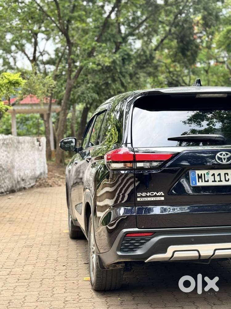 Toyota Innova Hycross 2.0 Zx Hybrid 7 Str, 2024, Petrol