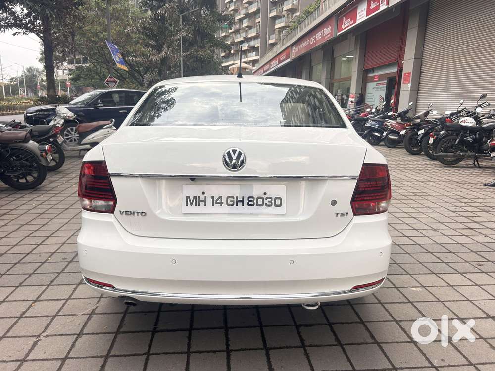 Volkswagen Vento 1.2 Highline Plus At 16 Alloy, 2017, Petrol