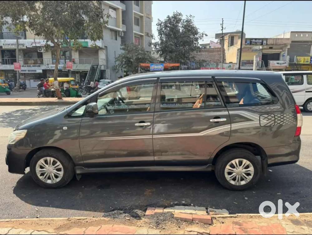 Toyota Innova 2015 Diesel Well Maintained