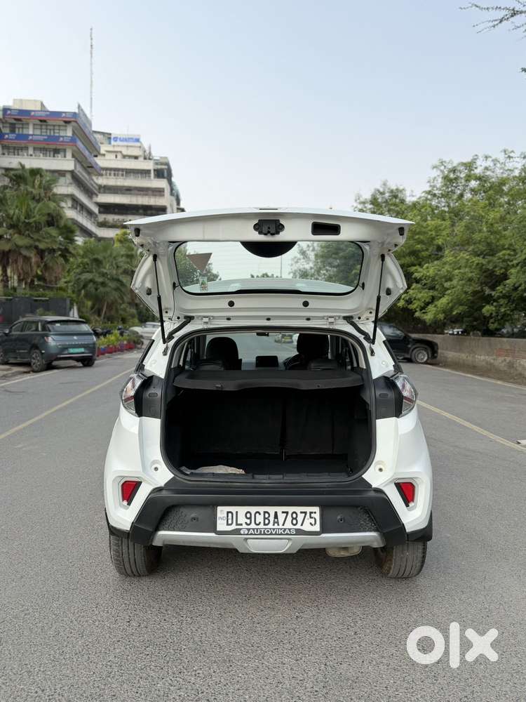 Tata Nexon 1.5 Revotorq Xz Plus Hs Dual Tone, 2023, Petrol