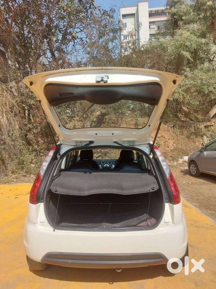 Ford Figo, 2012, Petrol
