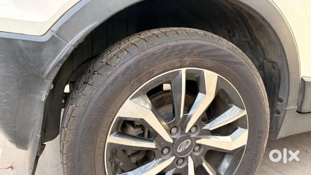 Mahindra Xuv300 2019 Petrol Well Maintained