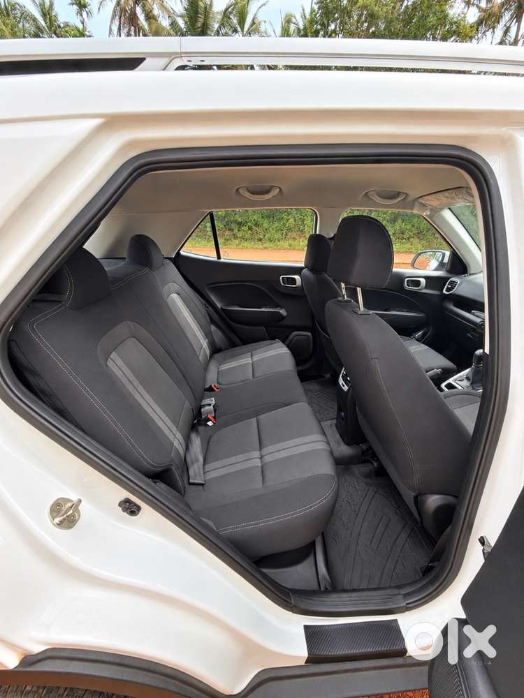 Hyundai Venue Petrol 2019 Only 30k Km Driven