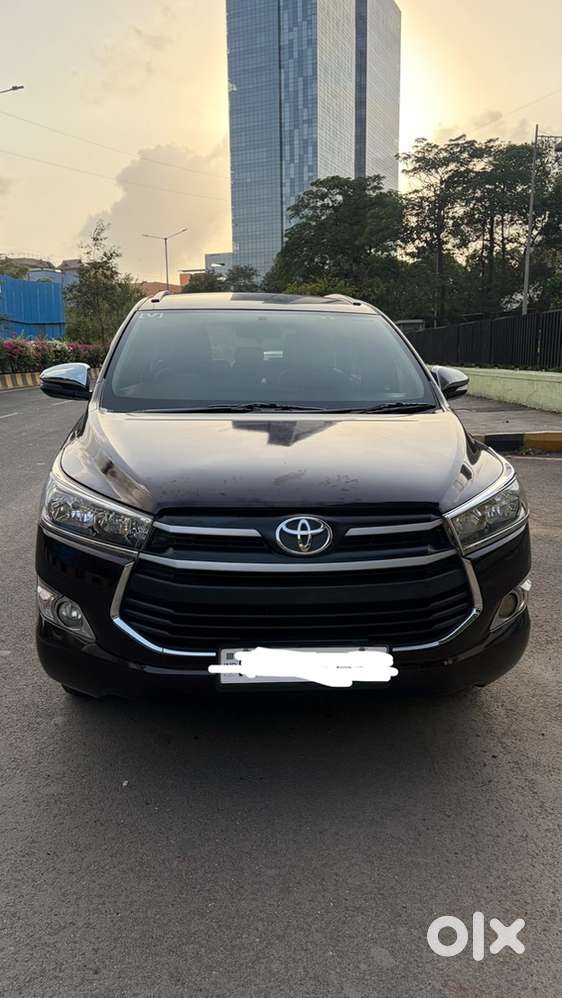 Toyota Innova Crysta 2016 Automatic 8 Str Diesel 97601 Km