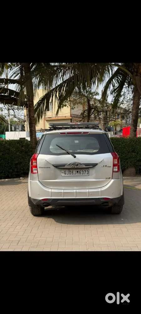 Mahindra Xuv500 2016 Diesel 111111 Km Driven