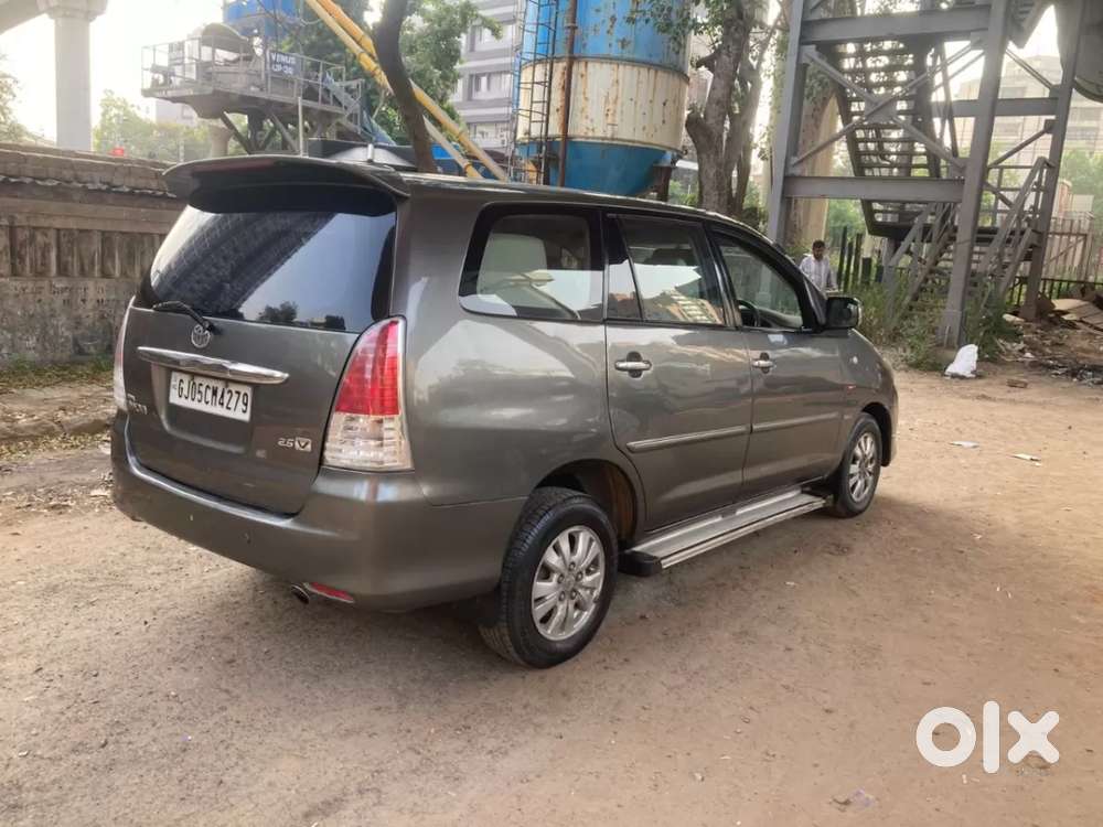 Toyota Innova 2.5 E 8 Str, 2010, Diesel