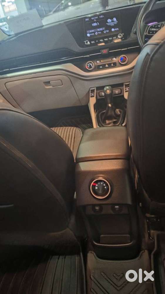 Kia Carens 1.5 Prestige 7 Str, 2022, Petrol