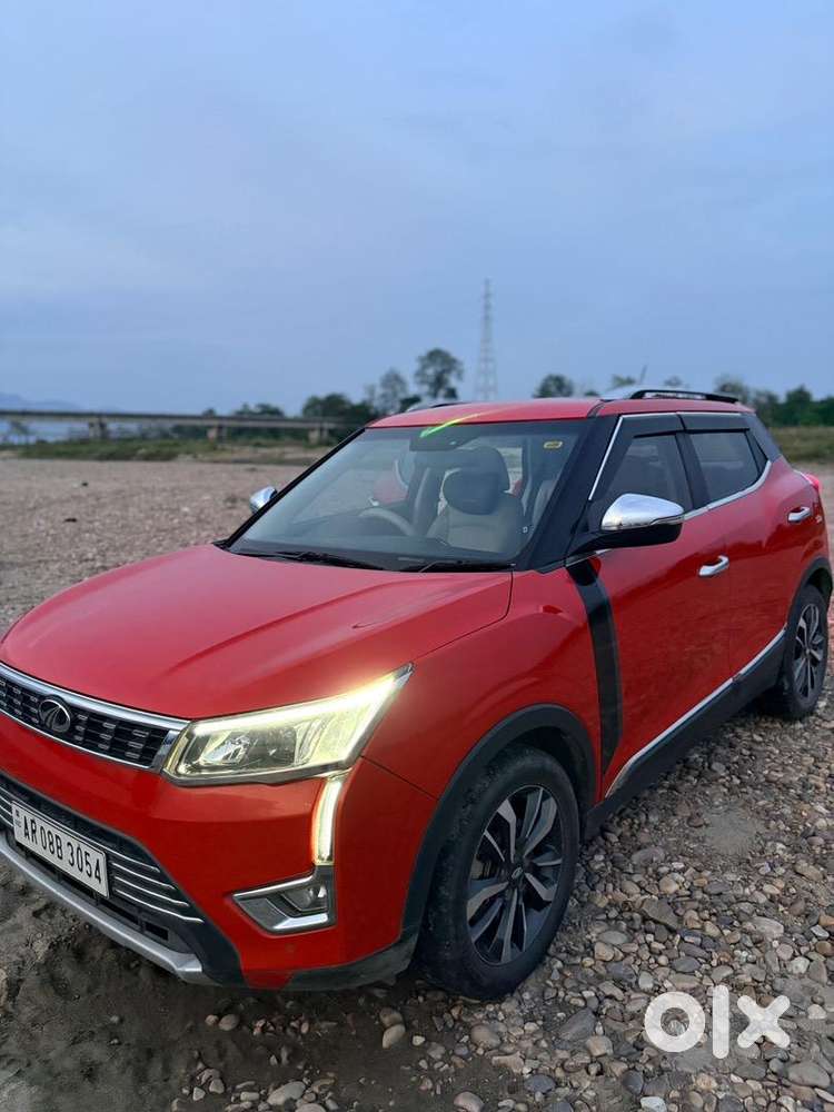Mahindra Xuv300 2019 Diesel Good Condition,top Model With Sunroof