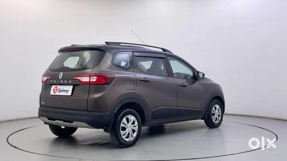 Renault Triber Rxt, 2022, Petrol