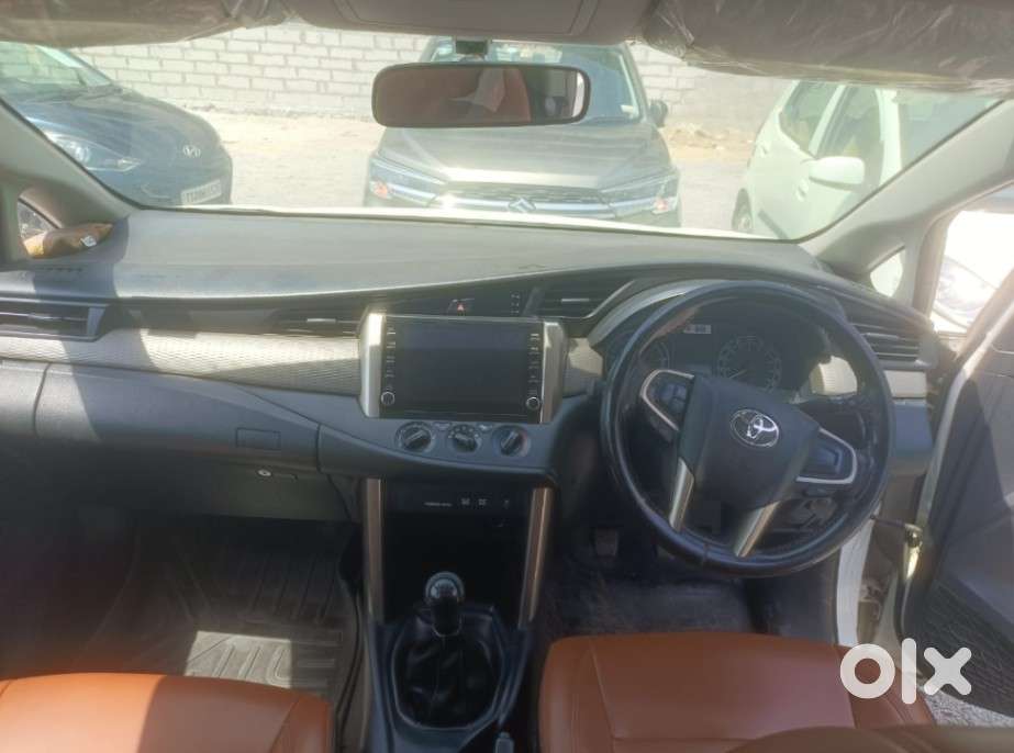 Toyota Innova Crysta 2.4 G Mt, 2022